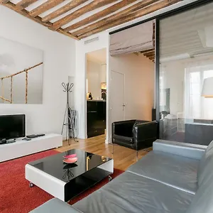 Apartamento Le Marais Place Sainte Catherine With Ac, París